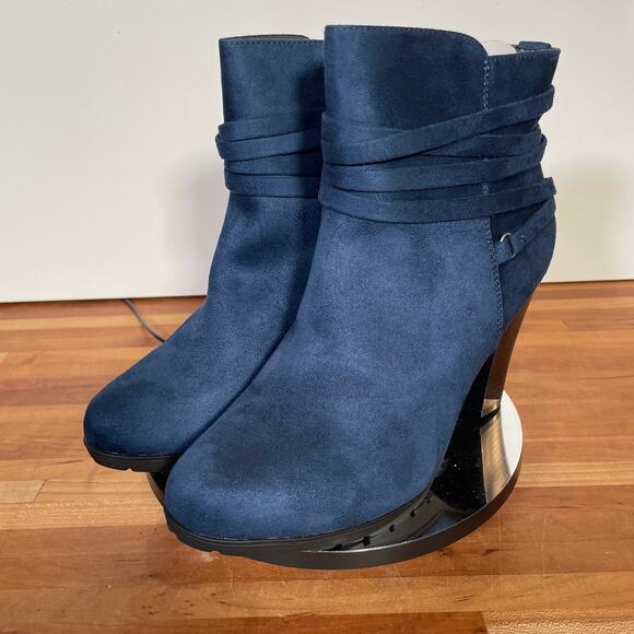 White Mountain Women's Spade Heeled Booties navy 8.5W - Picture 11 of 12